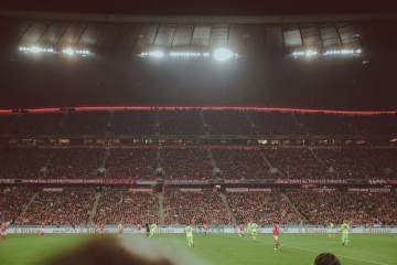 英格兰真大腿？1.3亿巨星世界杯连场双响！创7大纪录，比肩贝利老马（配图示意）